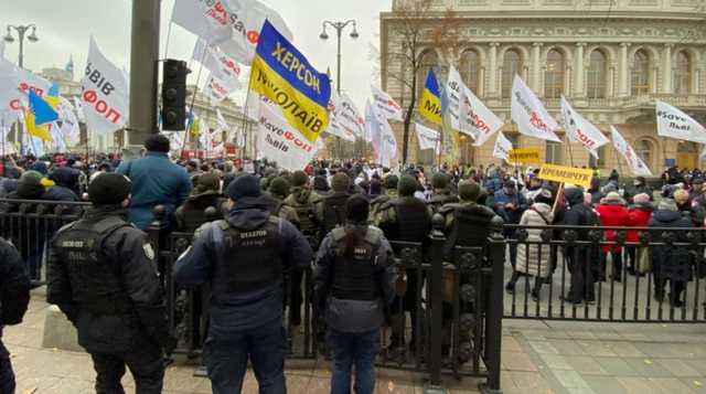 Митинг под Радой: полиция задержала одного из участников
