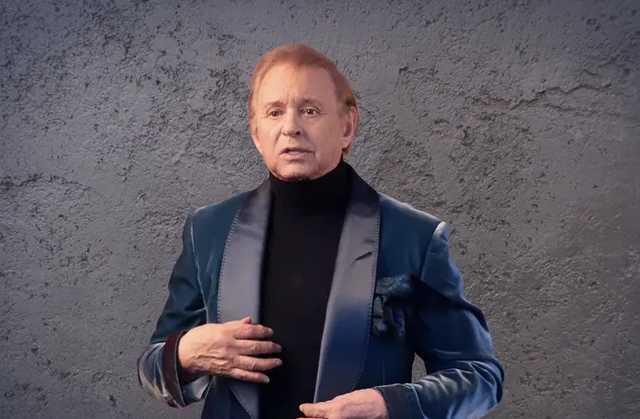 Умер легендарный режиссер Роман Виктюк