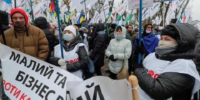 Протестующие под Радой договорились с нардепами