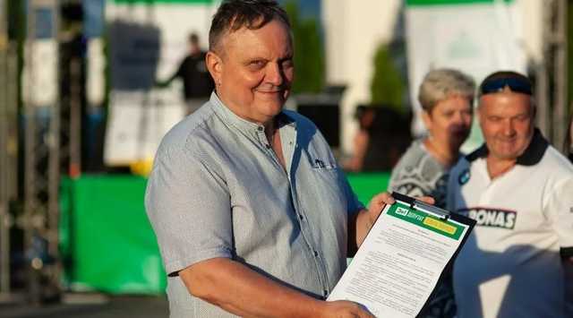 "Слугу" поймали в Раде на пересылке эротического видео однопартийцу