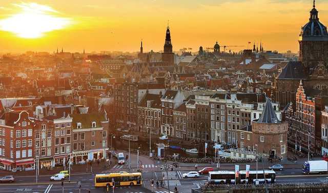 Нидерланды из-за низкого прироста коронавируса открывают театры, кино, бассейны и клубы