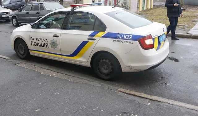 В центре Киева иностранец расстрелял мужчину в подъезде дома