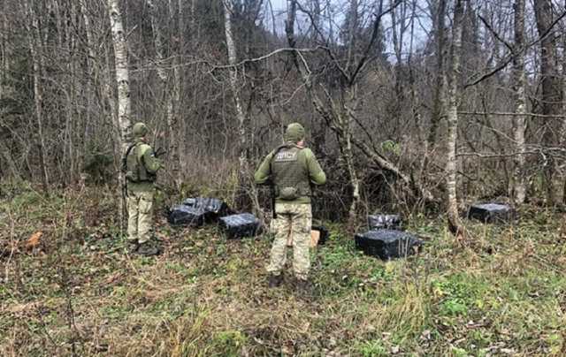 В Черновицкой области пограничники со стрельбой остановили контрабандистов