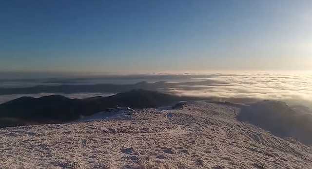 Украинские Карпаты засыпало снегом, ударил мороз: появилось яркое видео