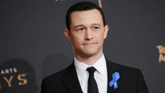 Голливудский актер Джозеф Гордон-Левитт попросил помощи у украинцев