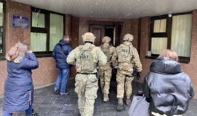 Он слишком много брал. В Харькове «повязали» фискала-вымогателя