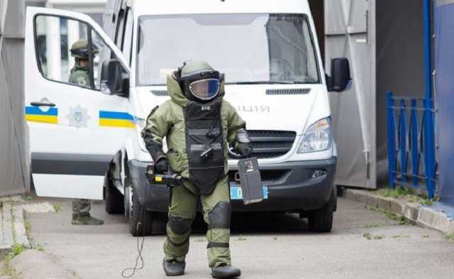 Поліція Києва не знайшла вибухівку в ЦУМ