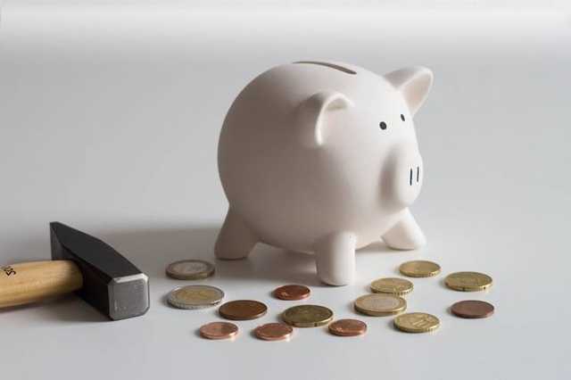 Какую пенсию получит украинец со средней зарплатой: названа цифра