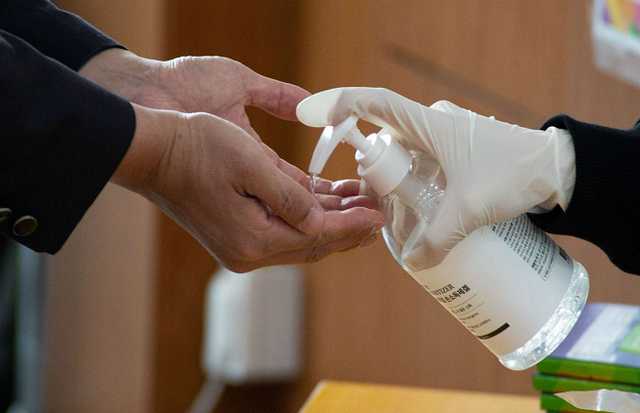 В РФ семеро человек умерли, отравившись антисептиком для рук