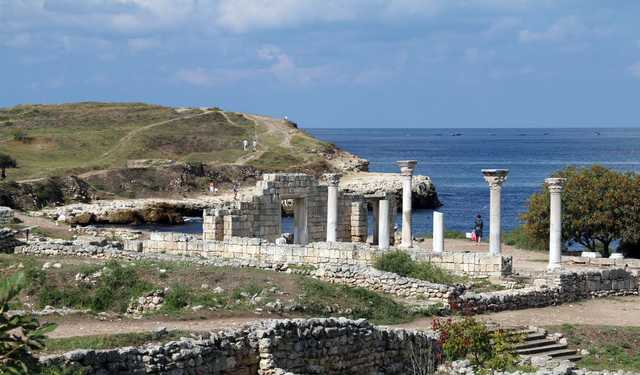 В Крыму появились объявления о продаже брусчатки из древнего Херсонеса