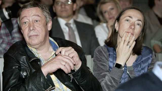 Жена Ефремова подает на развод из-за измены актера