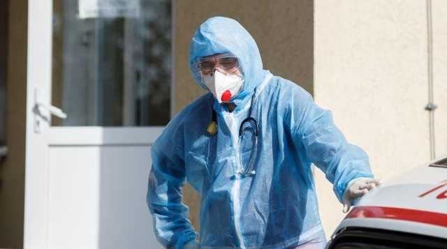 Локдаун нужно вводить немедленно, иначе система здравоохранения Украины просто захлебнется — эксперт