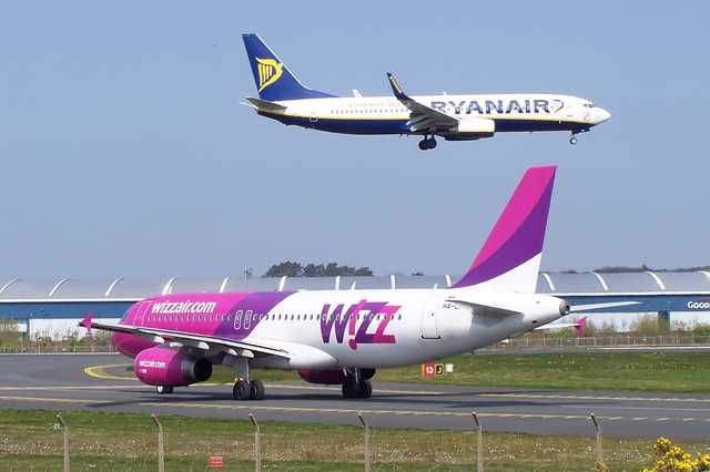 Лоукостеры Wizz Air и Ryanair отменили рейсы из Украины