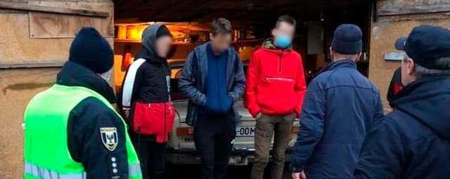 У Чернігові підлітки побили літнього чоловіка через те, що зробив їм зауваження