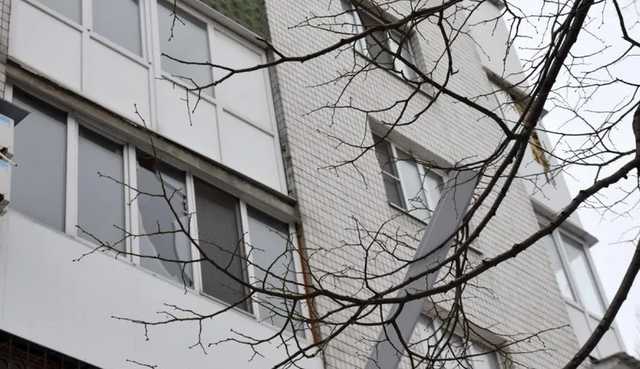 В Киеве инкассатор обстрелял многоэтажку