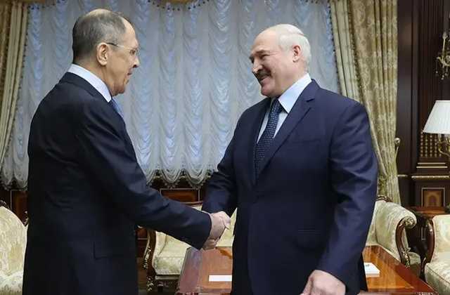 На фоне протестов Лукашенко пообещал России «усилить и интенсифицировать» отношения