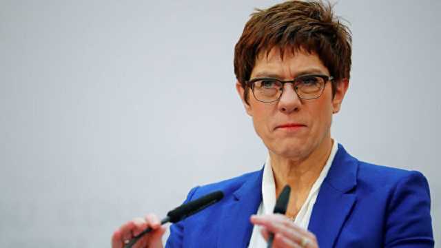 В России назвали школьницей главу минобороны Германии: детали скандала