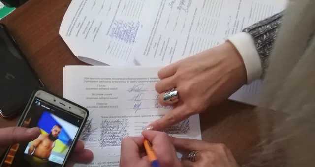 В Черновцах проходит второй тур выборов мэра