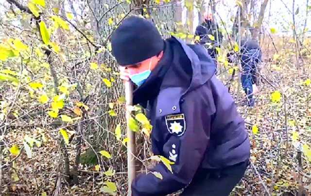 На Черкащині чоловік убив кривдника свого сина й закопав тіло в лісосмузі