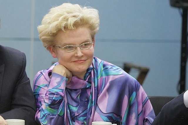 Телеведущая Малышева назвала самый простой способ профилактики коронавируса