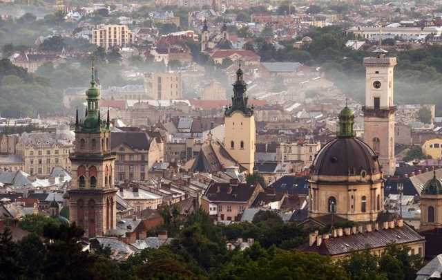 Садовый заявил, что локдаун "не должен отменить Рождество" во Львове