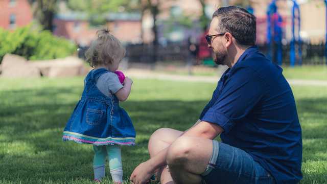 Рада поддержала декретный отпуск для мужчин