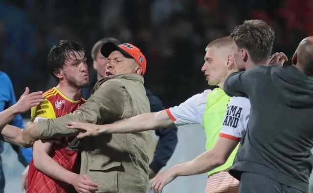 В Узбекистане решающий футбольный матч закончился массовым побоищем