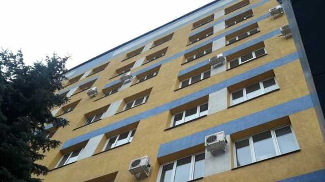 В Мариуполе мужчина выпал из окна больницы и разбился насмерть