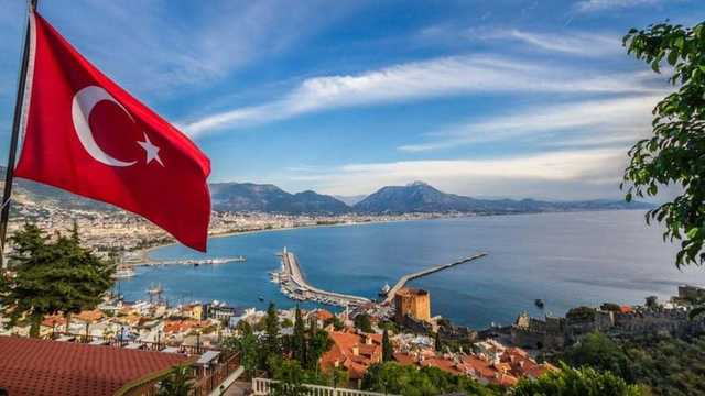 Турция не планирует закрывать международное авиасообщение из-за COVID-19