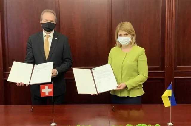 Швейцария поможет Украине наладить производство ИВЛ в Хмельницком
