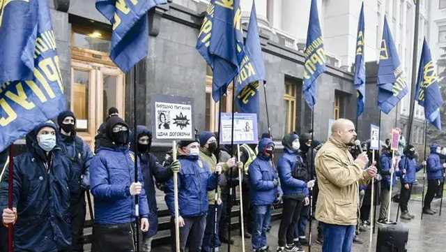 «Нацкорпус» на Банковой потребовал увольнения Венедиктовой, Ермака, Татарова
