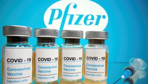 Pfizer заявила о проблемах производства вакцины против COVID-19: поставят только половину доз