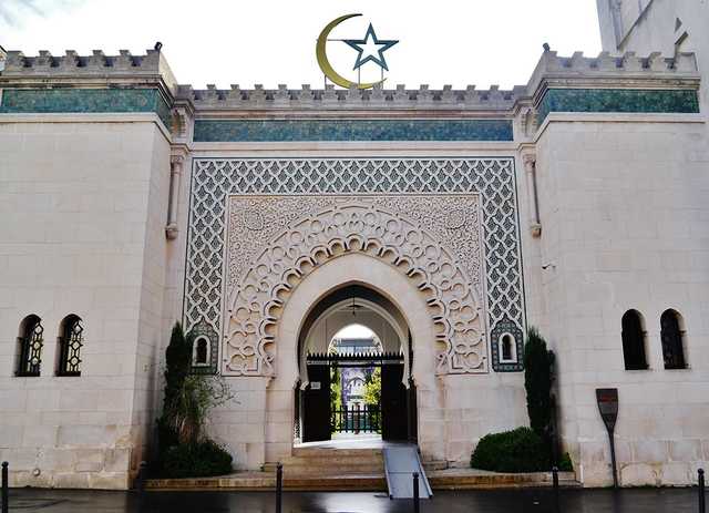 У Франції понад 70 мечетей перевірять на екстремізм