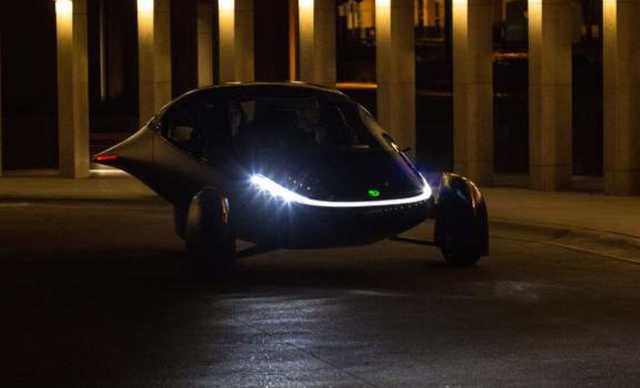 Американцы выведут на рынок трехколесный электрокар, которому не нужна зарядка