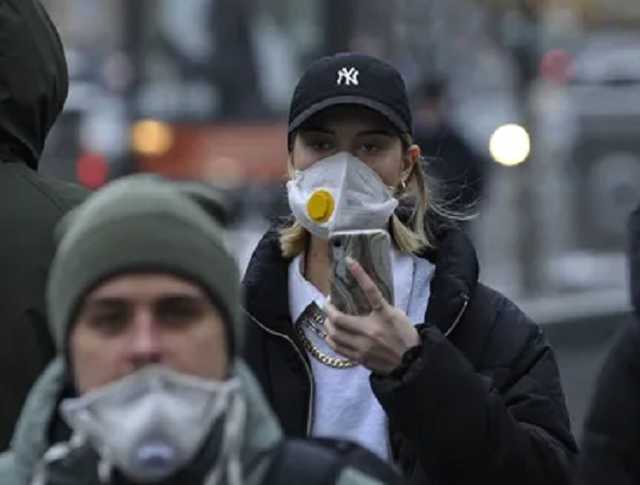 Зеленский намерен решить вопрос с локдауном в Украине во вторник – СМИ