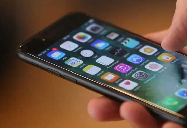 Мобильные операторы продают банкам данные об украинцах: какую информацию могут узнать