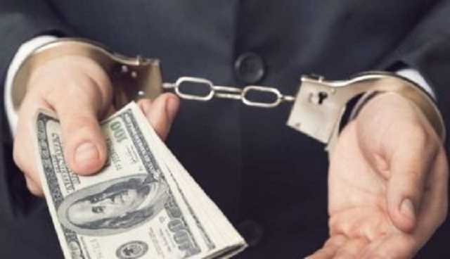 Одесские таможенники попались на взятке