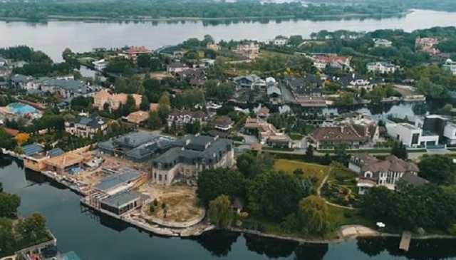 Державний ліквідатор Кудляк «віджав» елітну ділянку по сусідству з Порошенком