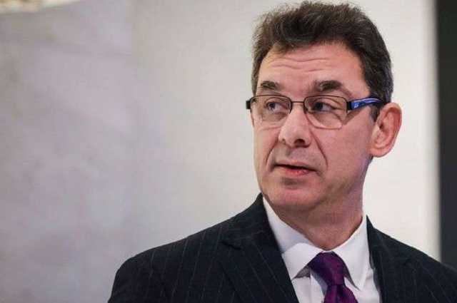 Глава Pfizer відмовився робити щеплення від COVID-19 без черги