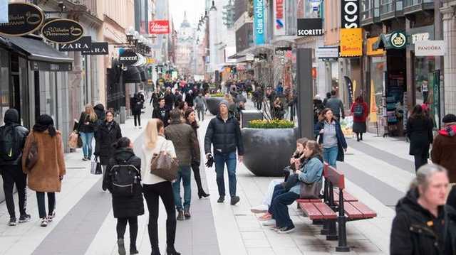 Власти Швеции признали, что недооценили угрозу эпидемии коронавируса