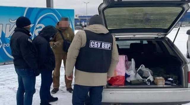 Бывший военный пытался за $50 тысяч продать краденые радиостанции