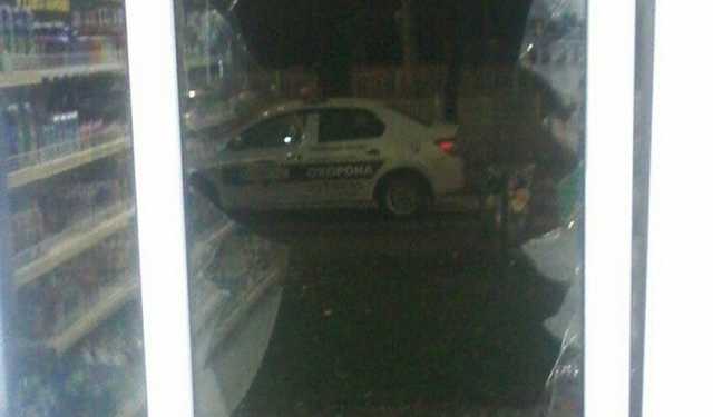 В Киеве вор выпрыгнул из окна магазина