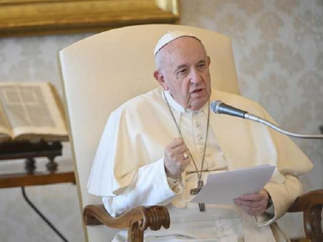 Лукашенко позвал Папу Римского лечиться от ковида