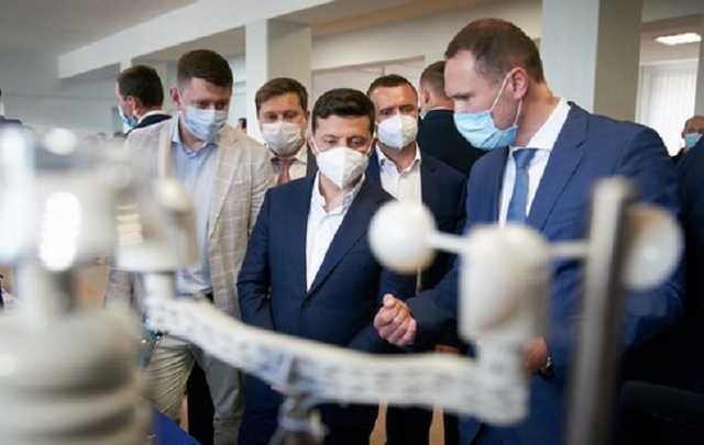 "Шкарлет, принеси тапочки": журналист объяснил, почему Зеленский сделал министром одиозного персонажа