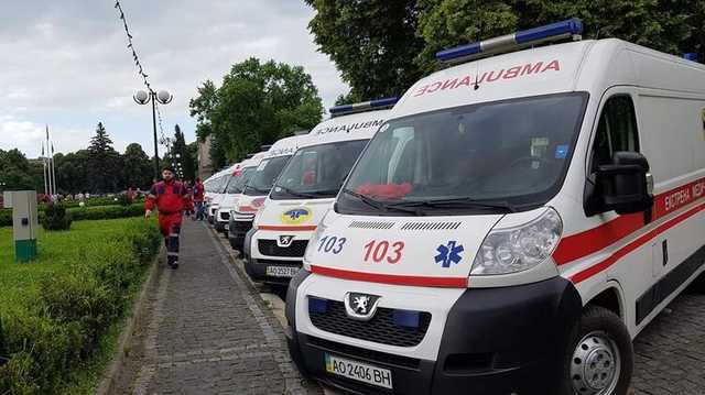 Если истекает кровью или задыхается: изменены правила оперативного приезда "Скорой"