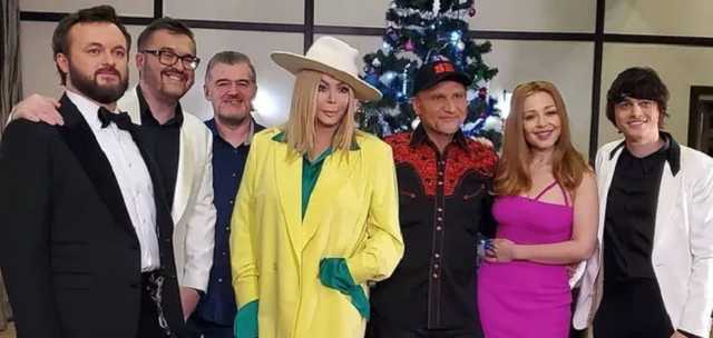Коллаборация года: украинские звезды со знаменитой колядкой покорили сеть