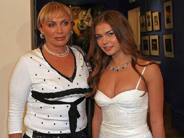 Мать возлюбленной Путина получила дорогущую квартиру в легендарном доме