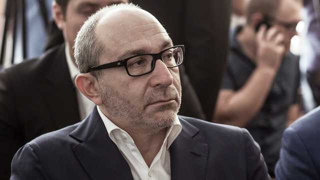 Харьковчанин набил себе на лбу татуировку "Кернес жив"