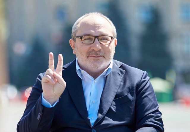 Прощання з Кернесом продовжили на пів години