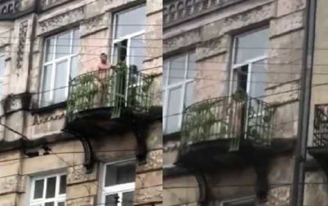 У центрі Львова голий чоловік мастурбував на балконі